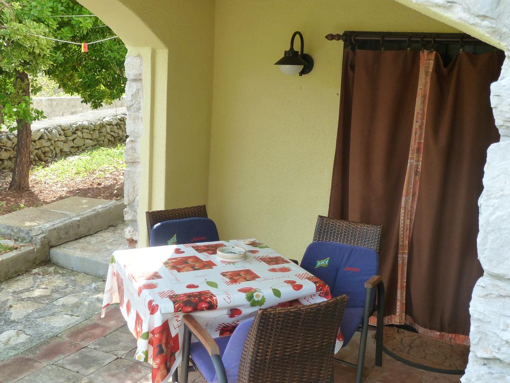 Apartment Nada Veli Losinj Exterior photo
