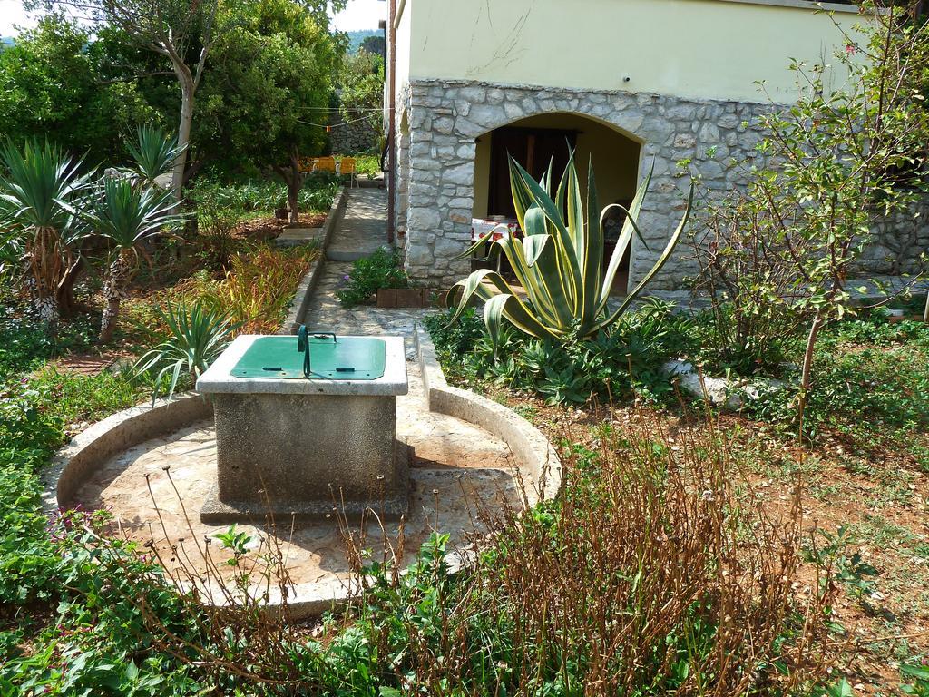 Apartment Nada Veli Losinj Exterior photo