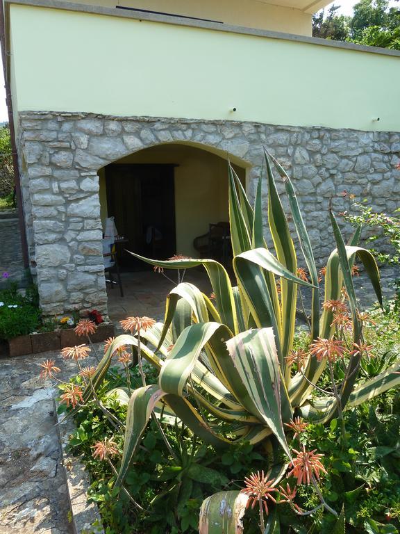 Apartment Nada Veli Losinj Exterior photo