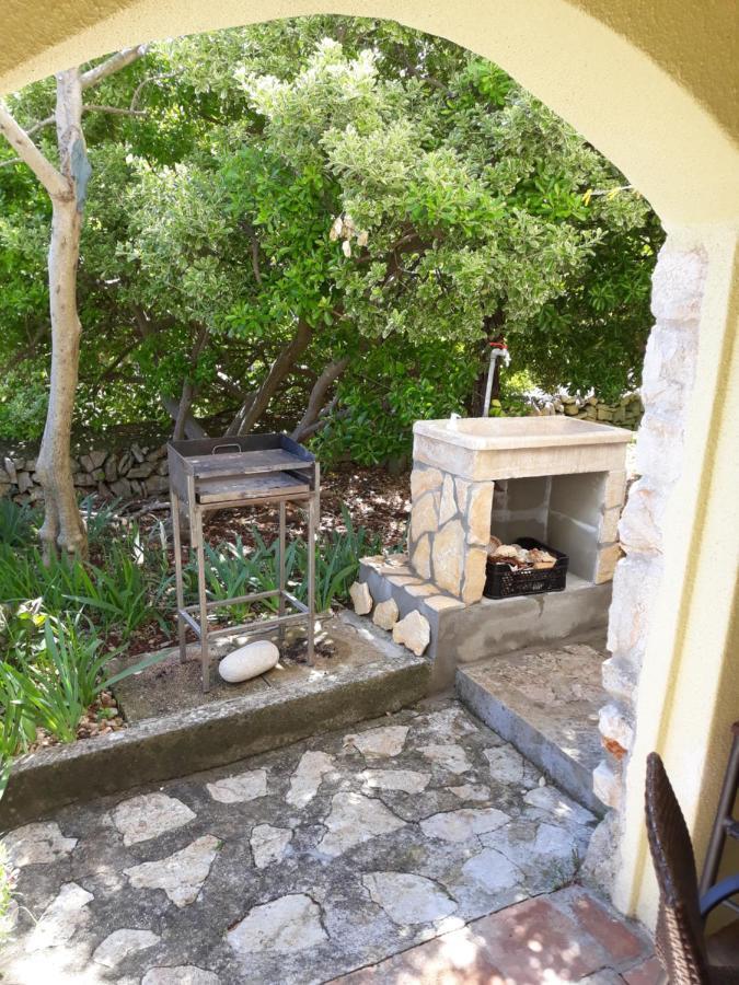 Apartment Nada Veli Losinj Exterior photo